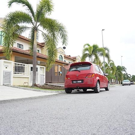 Warisan Indah Homestay Klia 1 Melayu Sahaja 雪邦 外观 照片