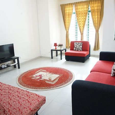 Warisan Indah Homestay Klia 1 Melayu Sahaja 雪邦 外观 照片